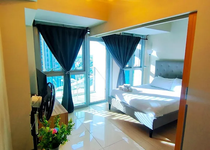 Cozy Modernistic 1 Bedroom With Veranda! Apartamento