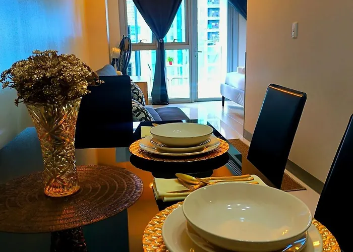 Cozy Modernistic 1 Bedroom With Veranda!