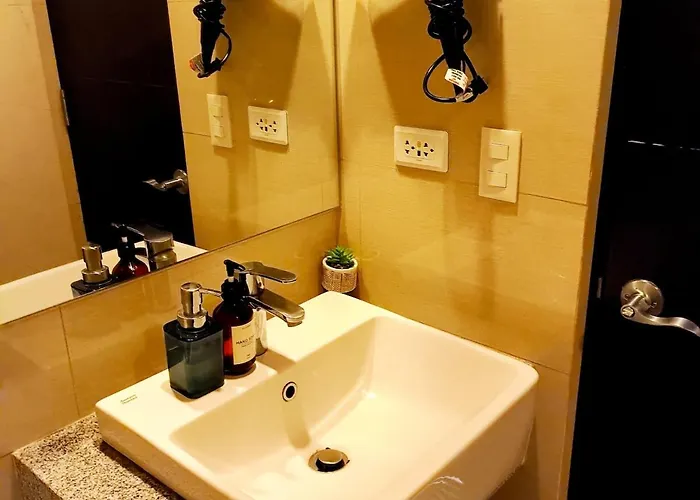 Cozy Modernistic 1 Bedroom With Veranda! Manila